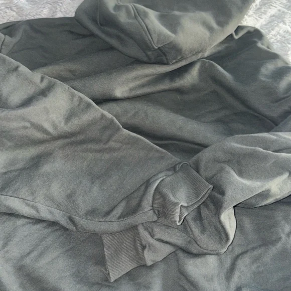 Alo Yoga - Accolade Hoodie Charcoal green, UNISEX, size; M in, worn once. EUC. - Picture 11 of 15